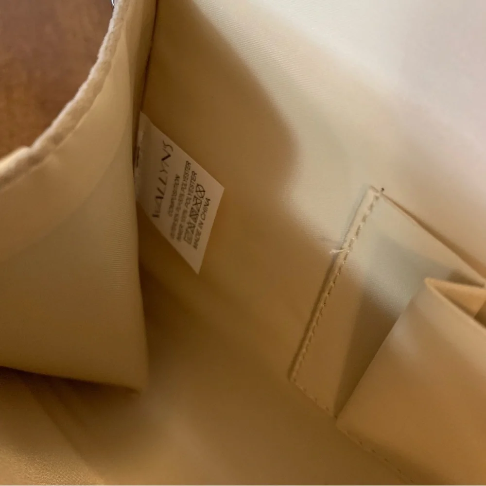 Wallyn’s beige suede